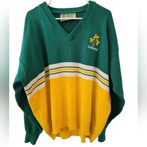 TRADITIONAL CRAFT MADE IN IRELAND LOGO V-NECK SWEATER. SIZE 42-44 = MEN-S L-XL.